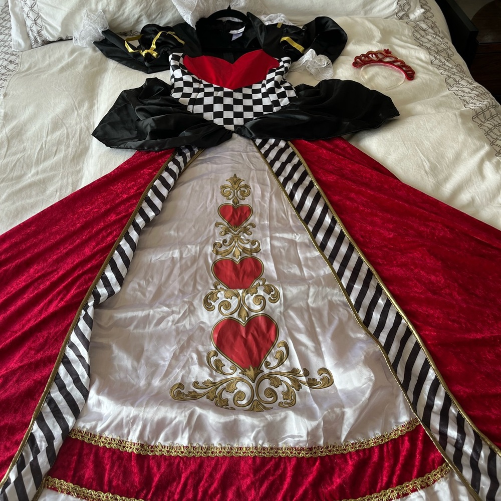 Queen of Hearts Women’s Costume - Red, Black, and White